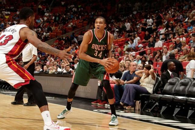 曼联又挖到宝！22岁天才新星踢爆曼城 合同只剩半年